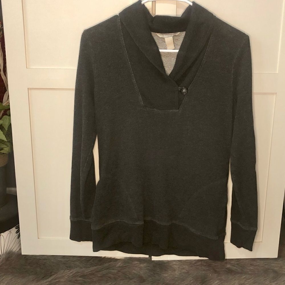 Banana republic women’s size small button neck sweater 0104